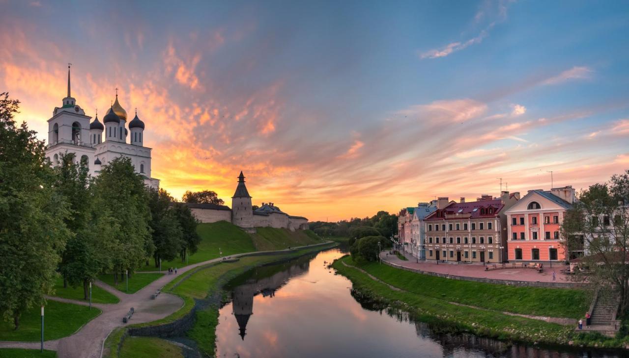 Golden Embankment Hotel Pskov Eksteriør billede